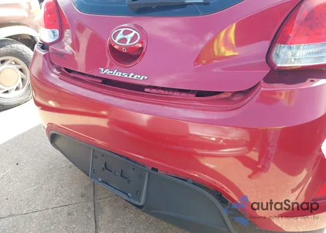 2017 Hyundai Veloster z USA, uszkodzony, nr VIN KMHTC6AD6HU304944